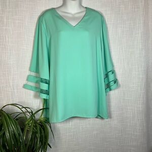 Zenana Blouse Size 3X Green V Neck with Sleeve Accents